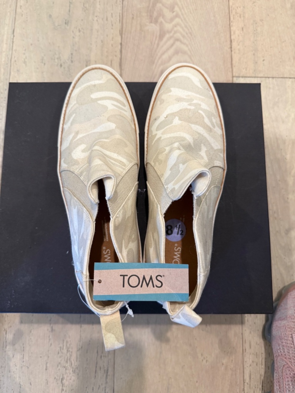 Shoes - Picture 4 of 4